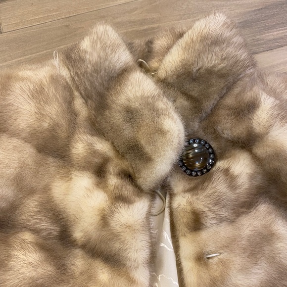 Genuine fur coat - Picture 3 of 9